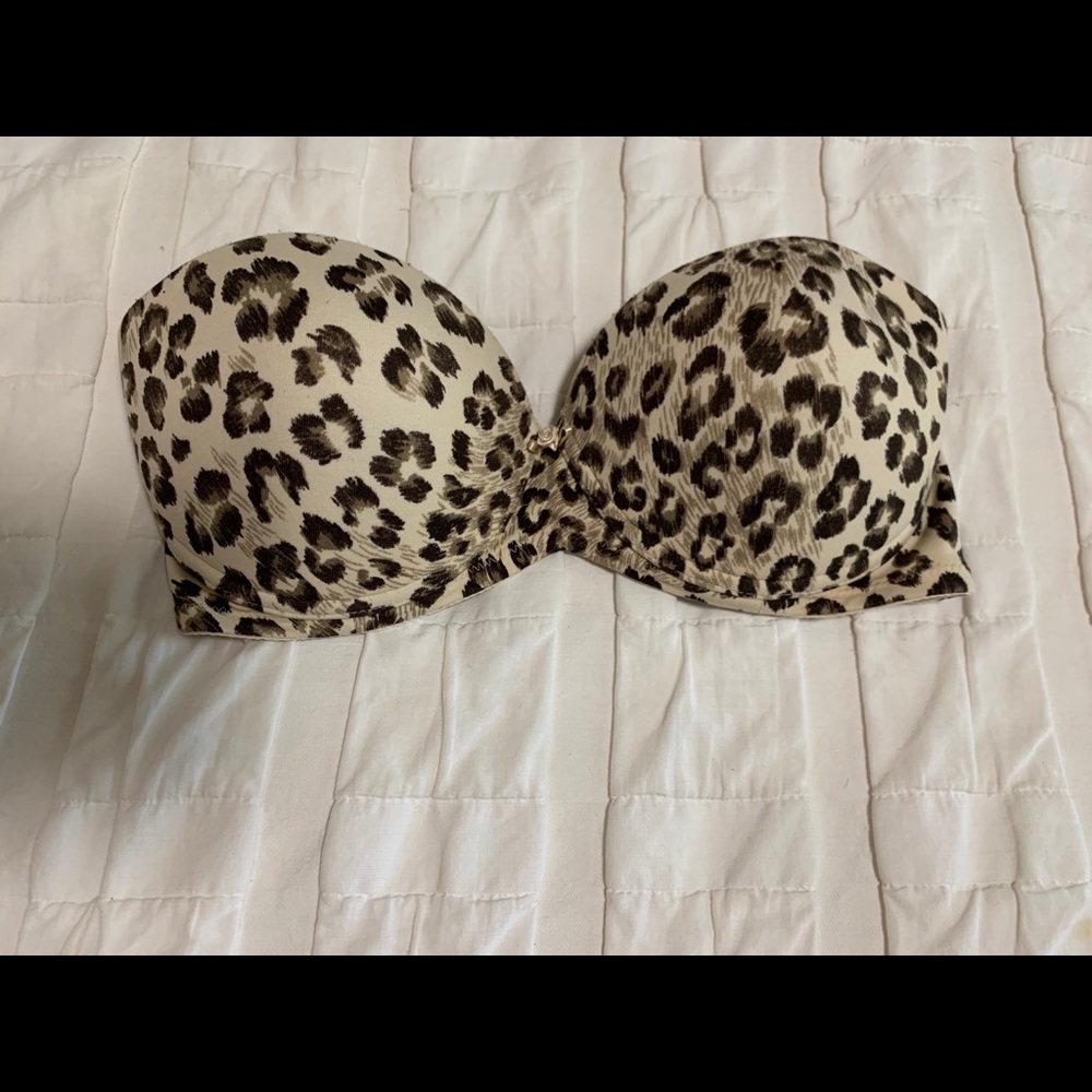 Victoria’s Secret strapless bra